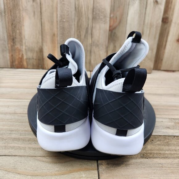 Nike Air Zoom Strong Womens size 9.5 Athletic Running Shoes - Picture 4 of 9